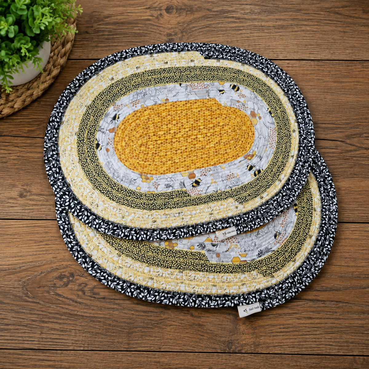 Bees & Floral Placemats Jelly Roll Table Setting Mats