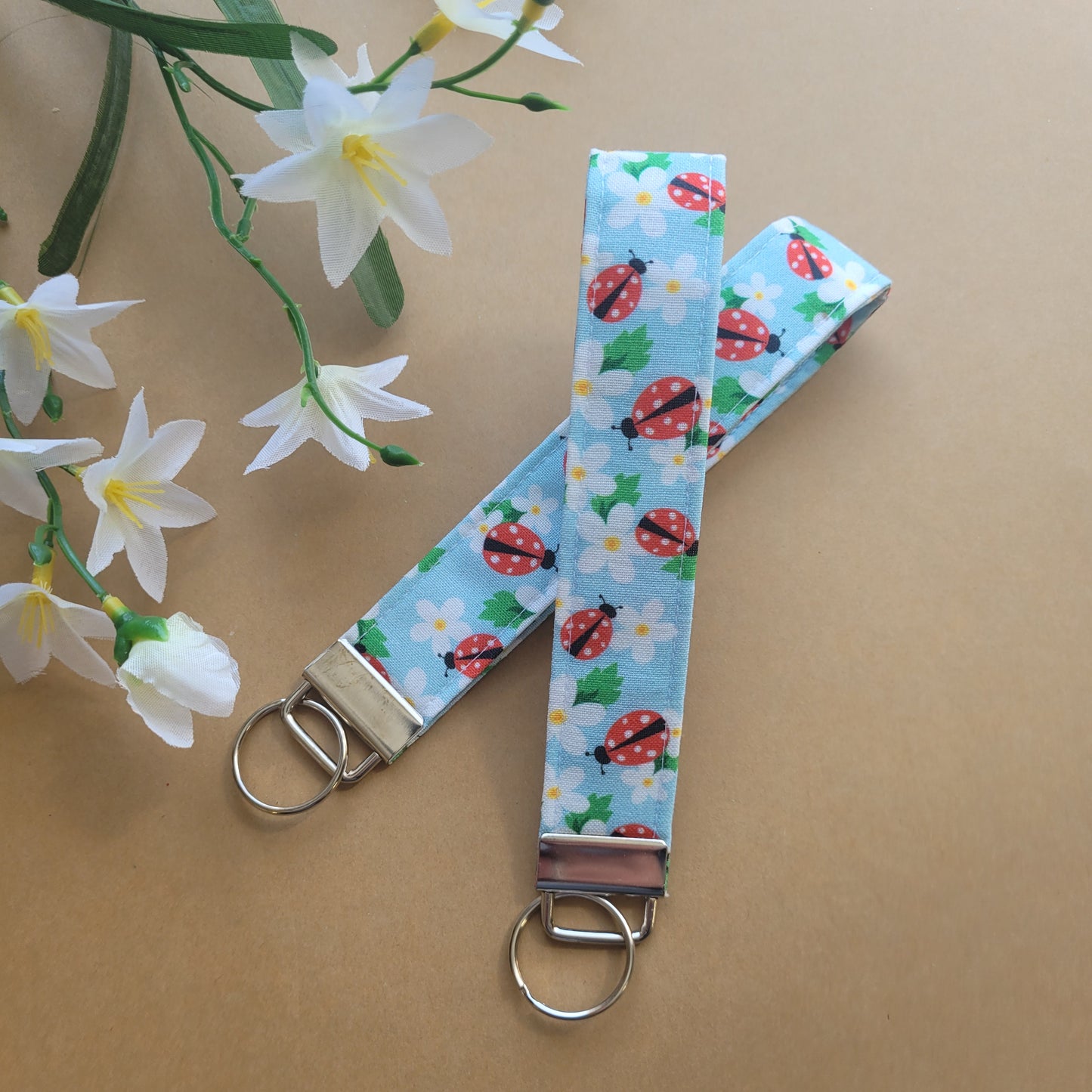 Ladybug Keychain, Fabric Ladybird & Daisy Wristlist Keychain Strap for Keys, Spring Ladybug Keyring