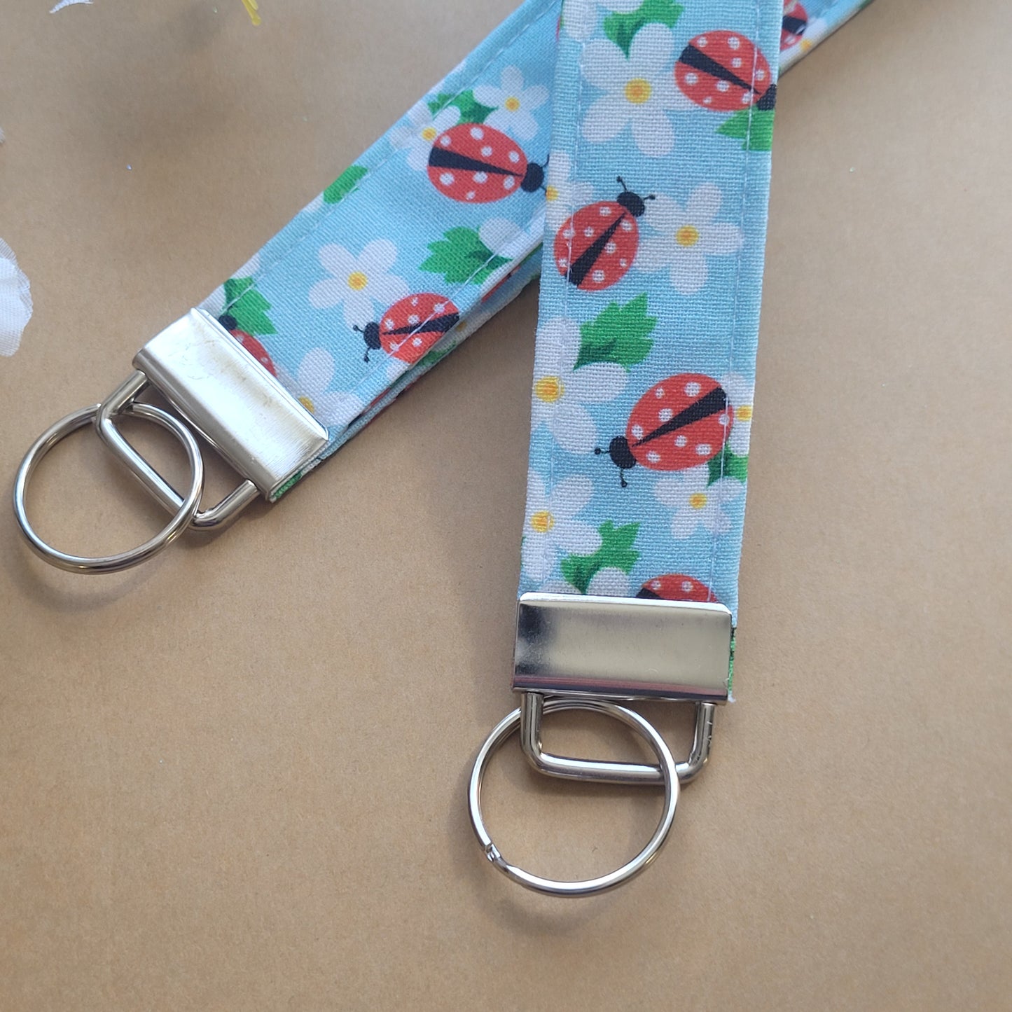 Ladybug Keychain, Fabric Ladybird & Daisy Wristlist Keychain Strap for Keys, Spring Ladybug Keyring