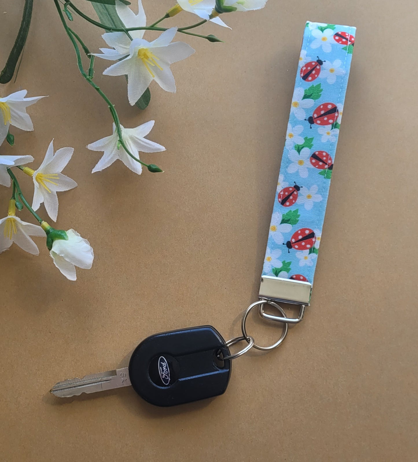 Ladybug Keychain, Fabric Ladybird & Daisy Wristlist Keychain Strap for Keys, Spring Ladybug Keyring