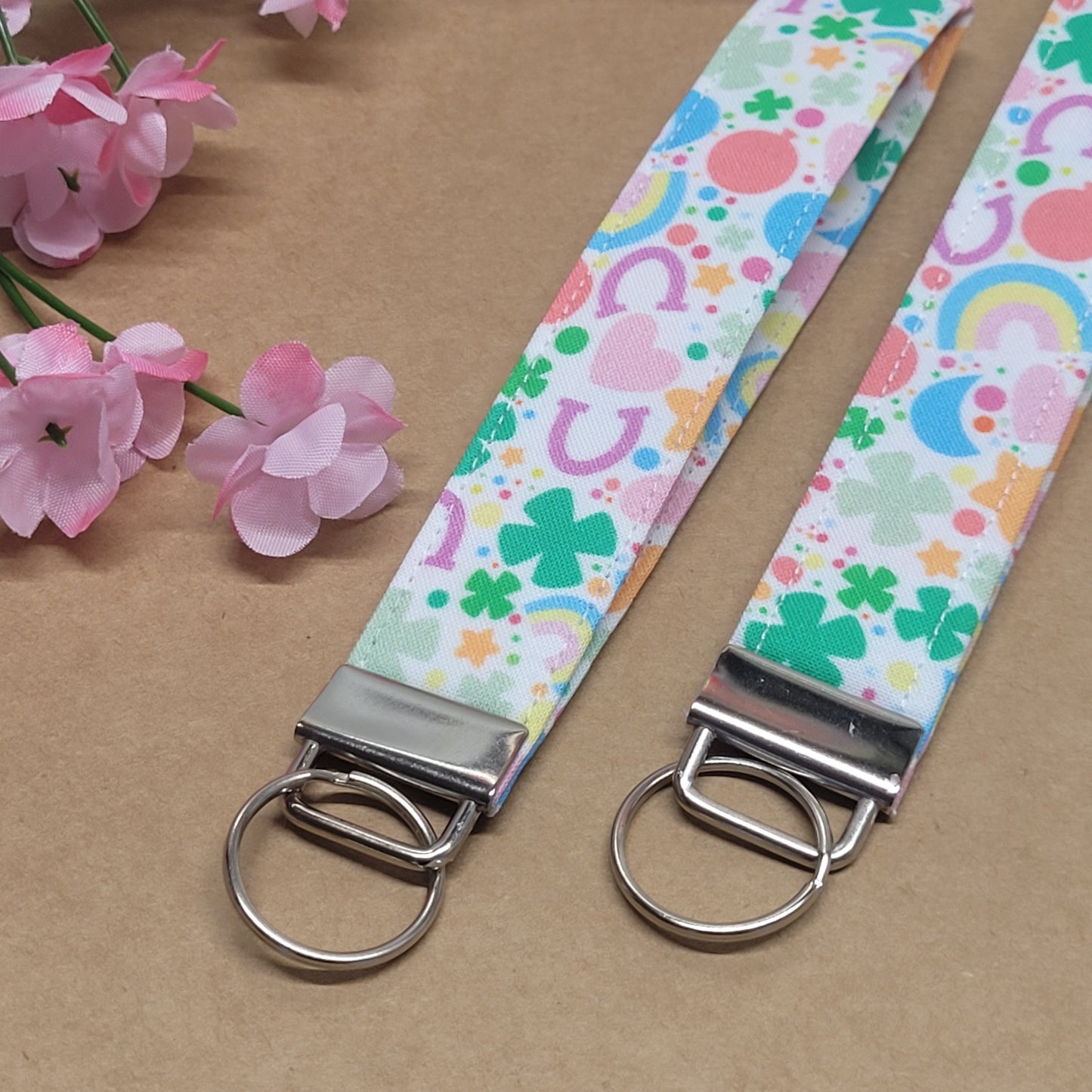 Lucky Charm Keychain, Lucky Fabric Keychain Fob, Shamrock Keychain Wristlet Keychain Strap for Keys, Lucky Key Holder