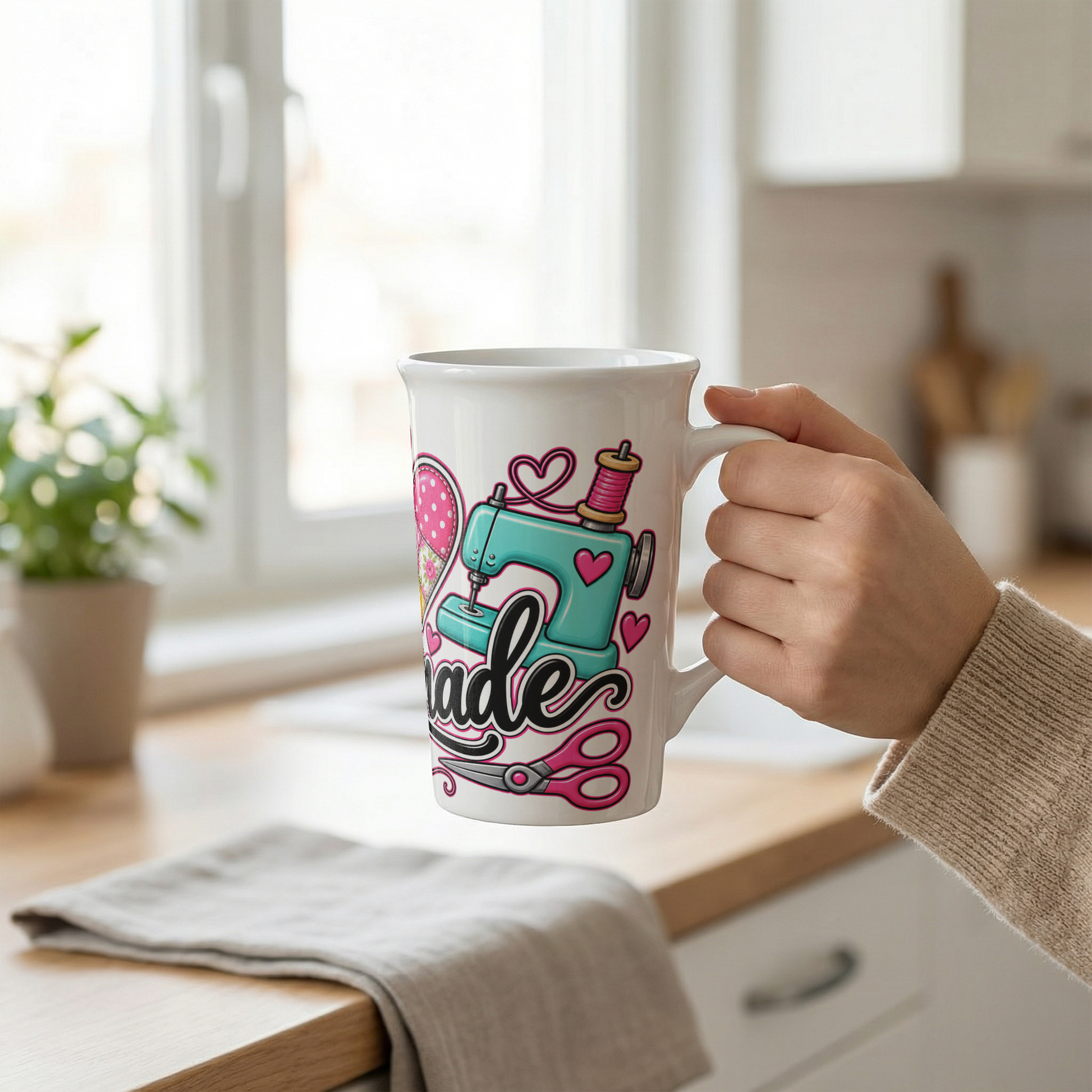 Lid_Hand_RH_Mockup.png_15979907