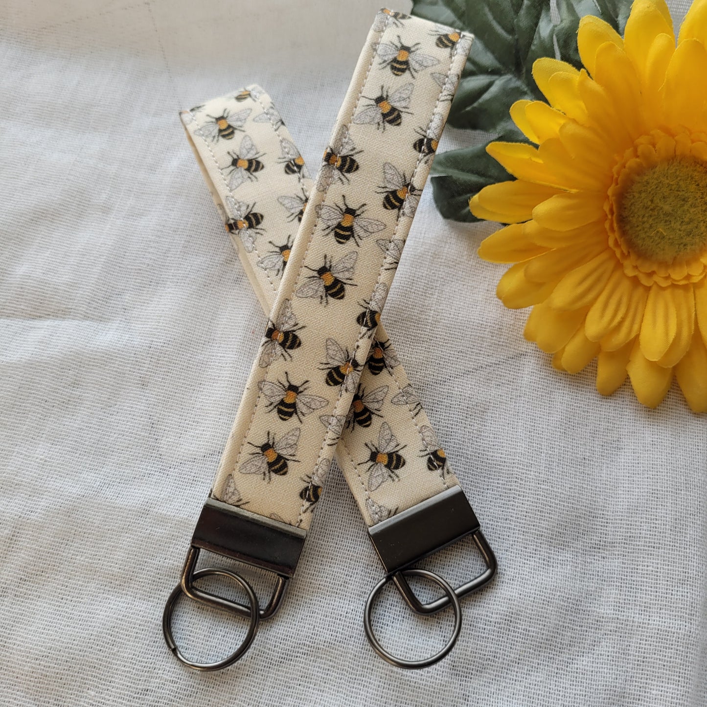 Honey Bee Keychain Fabric Keychain Fob, Classy Bee Wristlist Keychain Strap for Keys, Ditsy Spring Bee Keyring