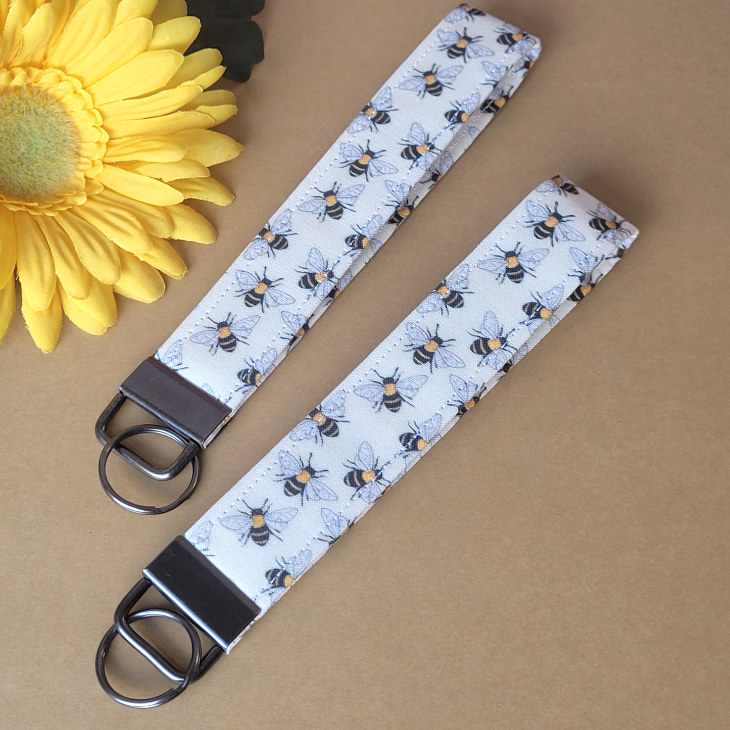 Honey Bee Keychain Fabric Keychain Fob, Classy Bee Wristlist Keychain Strap for Keys, Ditsy Spring Bee Keyring