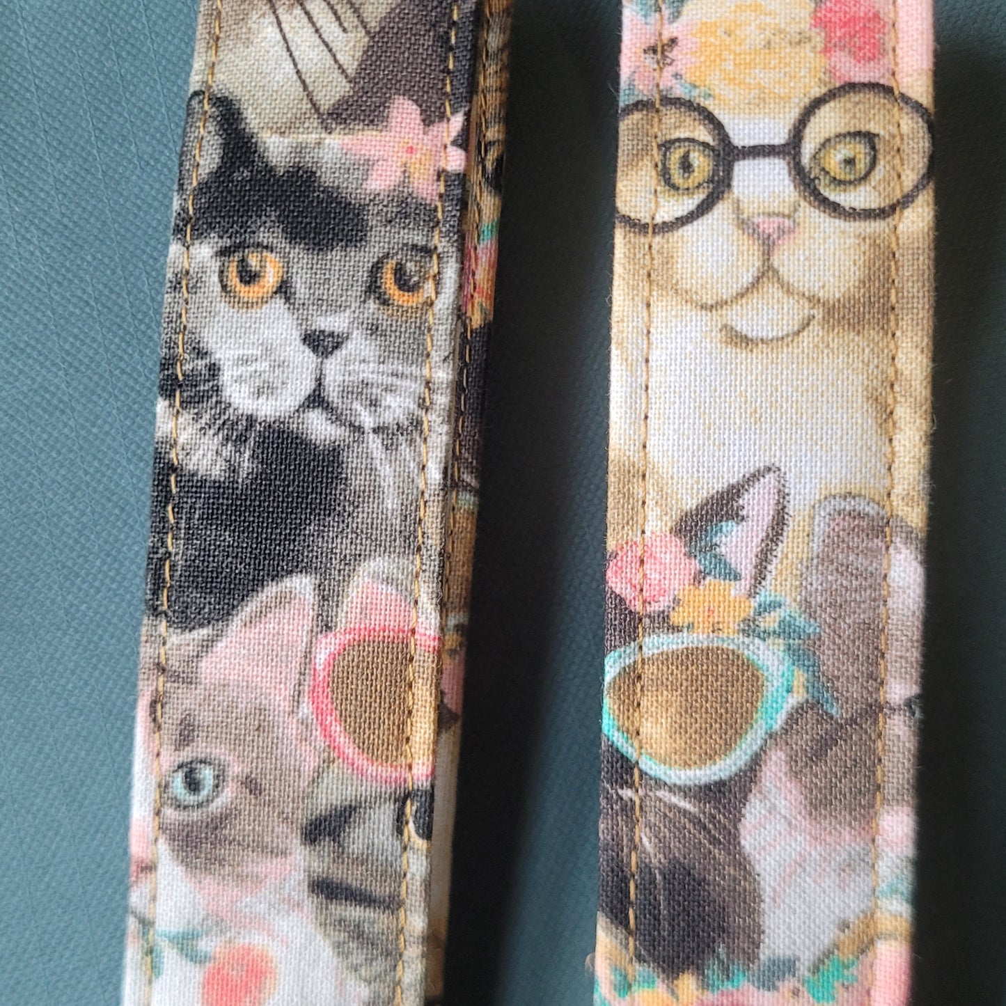 Cat Kitten Keychain Fob, Cat Kitty Lover Wristlist Keychain Strap for Keys, Free Matching Cat Scrunchie